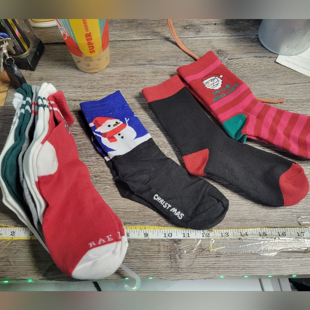 8 Pair New Christmas Socks Women's Rae Dunn A48‎
